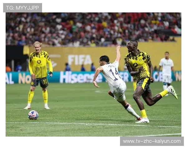 多特蒙德外线连动打开禁区深处