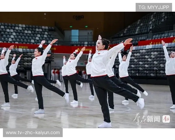 体操俱乐部青训成果交流会吸引业内关注，体操队训练视频